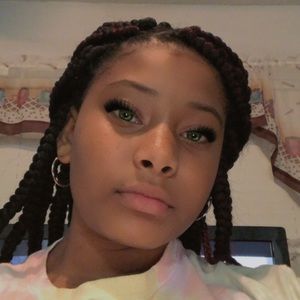 Meet your Posher, Ava